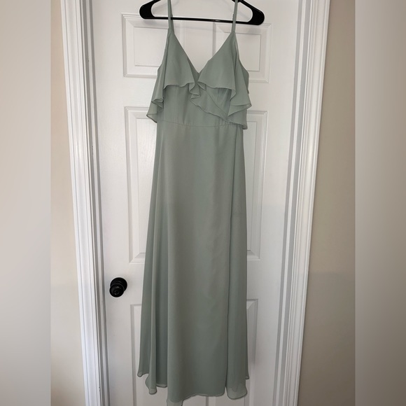 AZAZIE VIANNA
A-Line Ruched Chiffon Floor-Length Dress Agave
Size: 6 - Picture 6 of 13